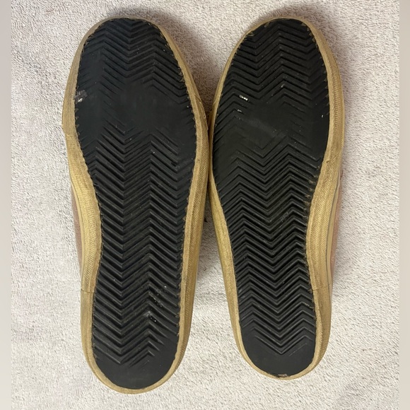 GOLDEN GOOSE V-Star Suede Upper Laminated Star Men Sneaker in Taupe - Picture 7 of 16